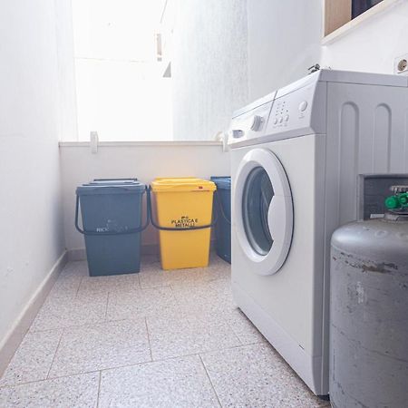 Appartamento A 150 M Dal Mare Climatizzato Con Bellissimo Patio Esterno Torre Pali Exterior foto