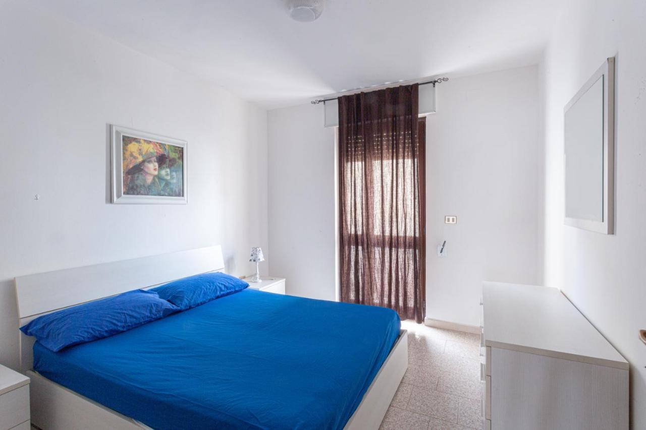 Appartamento A 150 M Dal Mare Climatizzato Con Bellissimo Patio Esterno Torre Pali Exterior foto