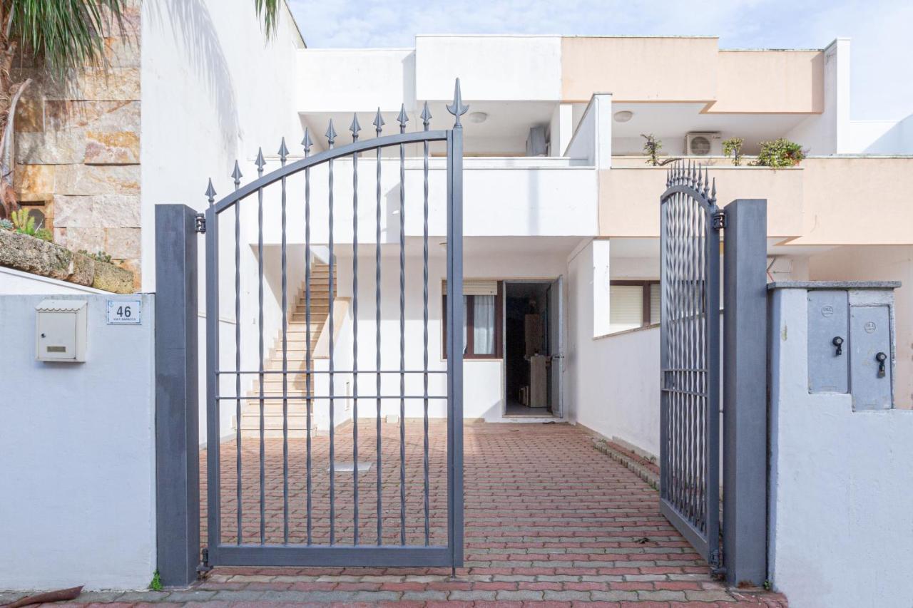 Appartamento A 150 M Dal Mare Climatizzato Con Bellissimo Patio Esterno Torre Pali Exterior foto